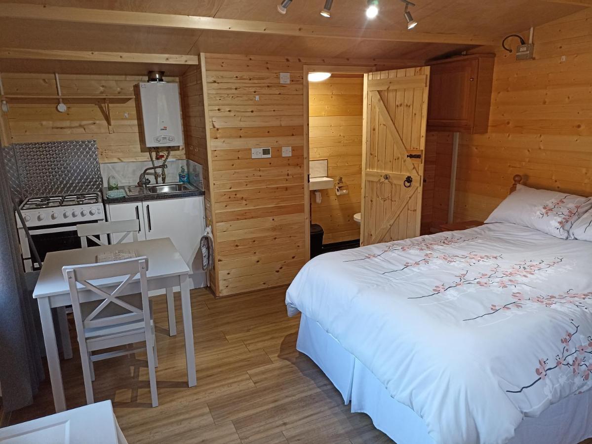Cosy Cabin Stock Exterior photo